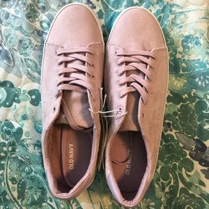 Lavender Old Navy women’s faux suede sneakers 9.5